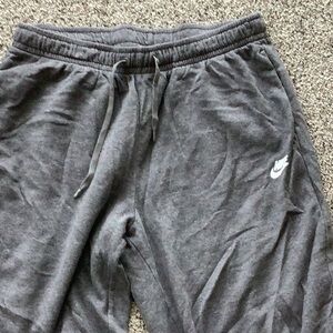 Nike Women’s Sweatpants—large